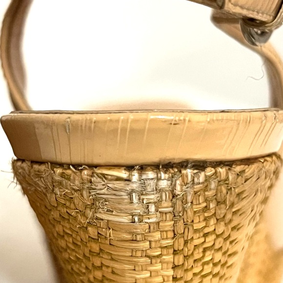 Gucci "Vitello Vernice Soft Wedge" Shoes Tan Size 37.5 Fair Condition - Picture 10 of 12